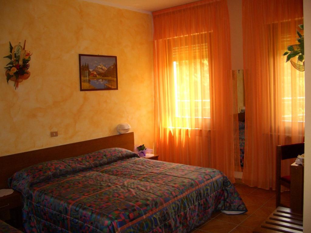 Hotel Sarre Dış mekan fotoğraf