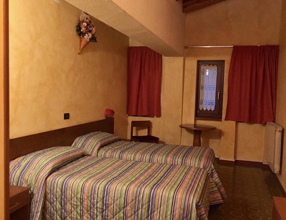Hotel Sarre Dış mekan fotoğraf