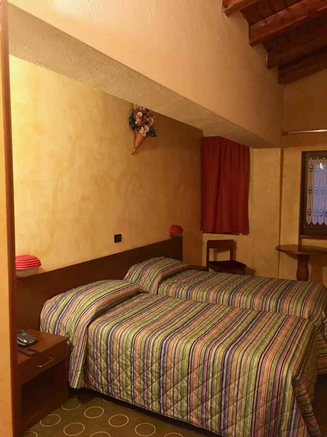 Hotel Sarre Dış mekan fotoğraf